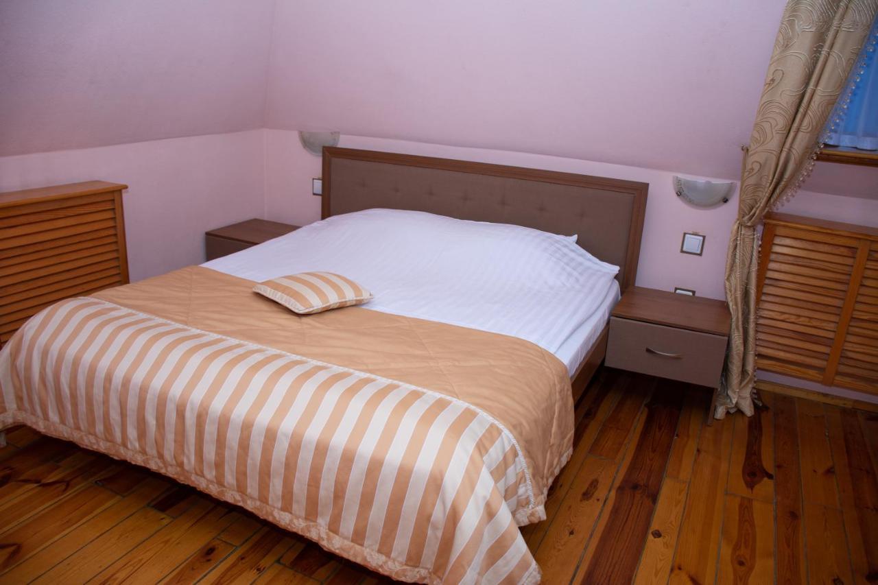 Gostiniy Dvor Non-Stop Hotel Kherson Luaran gambar