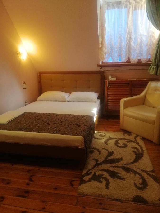 Gostiniy Dvor Non-Stop Hotel Kherson Luaran gambar