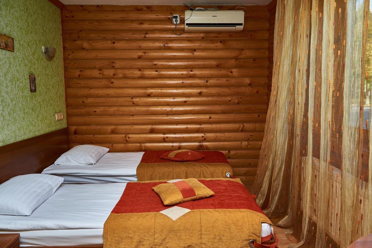 Gostiniy Dvor Non-Stop Hotel Kherson Luaran gambar