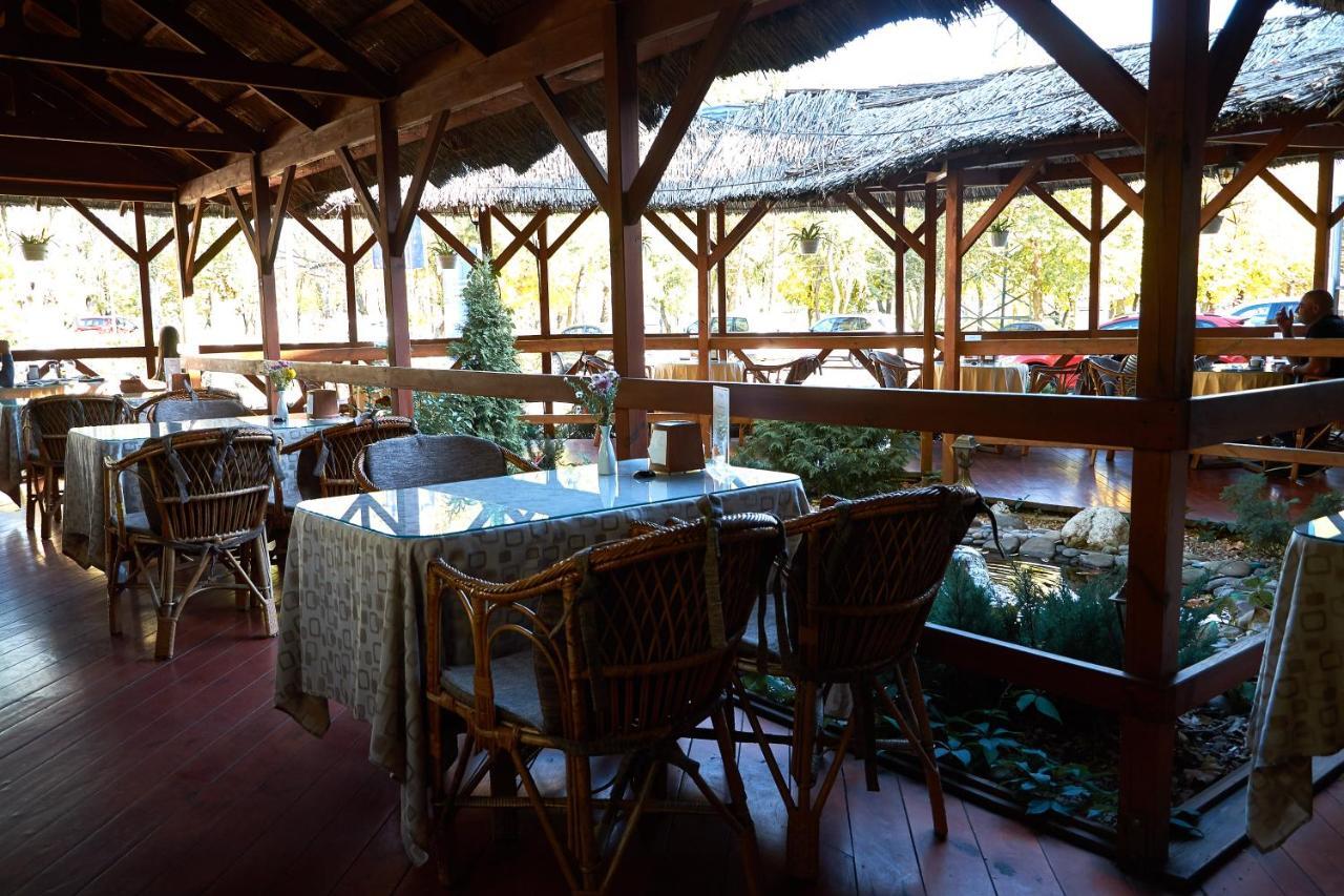 Gostiniy Dvor Non-Stop Hotel Kherson Luaran gambar